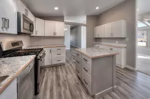 55 E Mt Peale Dr, Moab, UT 84532 - Photo 17