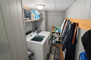 8812 S Stratford Cir, Sandy, UT 84070 - Photo 13