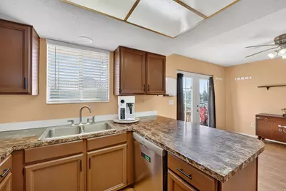 911 S 1500 E, Clearfield, UT 84015 - Photo 7