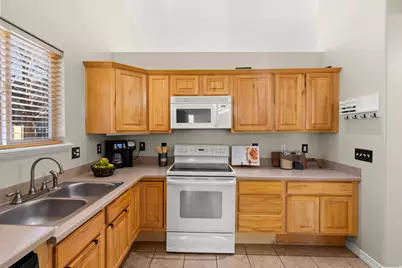 214 W Crescent View Ln N #109, Tooele, UT 84074 - Photo 7