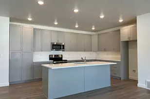 736 W W Blue Magic Ln S, Midvale, UT 84047 - Photo 7