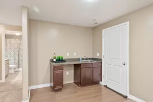 589 W 25 N, Clearfield, UT 84015 - Photo 17