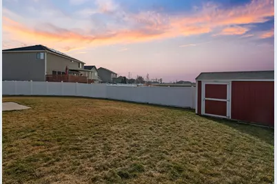589 W 25 N, Clearfield, UT 84015 - Photo 21