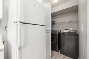 369 N Main St E, Orem, UT 84057 - Photo 9