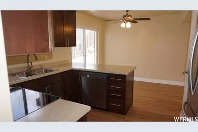 1997 E Parkridge Dr, Cottonwood Heights, UT 84121 - Photo 11