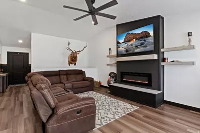 1151 W Honeycomb Dr, Grantsville, UT 84029 - Photo 5