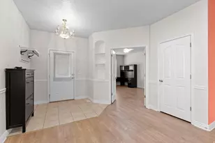 9928 S Cascade Dr, Sandy, UT 84070 - Photo 3