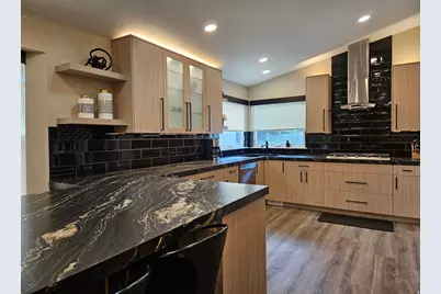 151 E Emilee Kaye Cir, Sandy, UT 84070 - Photo 5