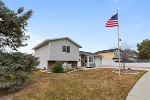 12468 S 1510 St W, Riverton, UT 84065 - Photo 3