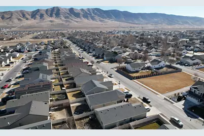 1663 E Shadow Dr, Eagle Mountain, UT 84005 - Photo 29