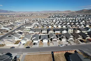 1663 E Shadow Dr, Eagle Mountain, UT 84005 - Photo 35