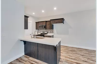 7217 N Clover Leaf Ln E, Eagle Mountain, UT 84005 - Photo 7