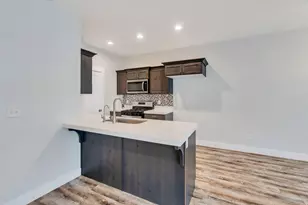 7217 N Clover Leaf Ln E, Eagle Mountain, UT 84005 - Photo 7