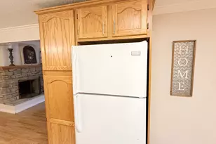 886 E Maple Crest Ct, Salt Lake City, UT 84106 - Photo 9