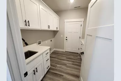 4664 N 2000 W, Cedar City, UT 84721 - Photo 9