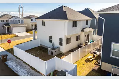 4952 E Lake Corner Dr, Eagle Mountain, UT 84005 - Photo 7