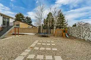 8352 S 1330 E, Sandy, UT 84093 - Photo 23