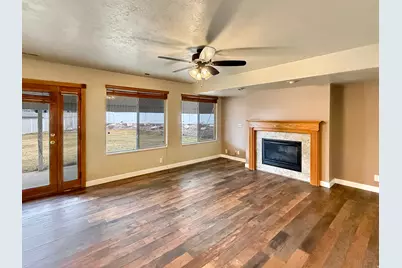 1085 N 125 E, Layton, UT 84041 - Photo 17