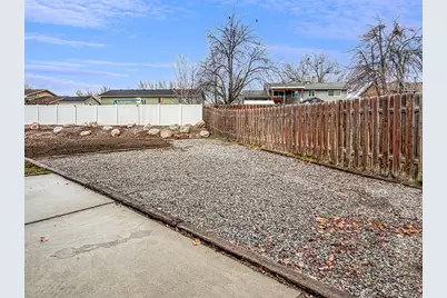 1085 N 125 E, Layton, UT 84041 - Photo 37