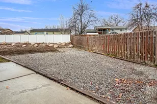 1085 N 125 E, Layton, UT 84041 - Photo 37