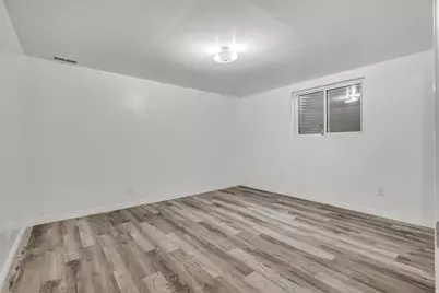 635 E Pioneer Ave S, Sandy, UT 84070 - Photo 23