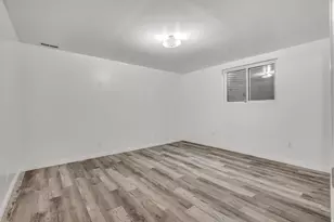 635 E Pioneer Ave S, Sandy, UT 84070 - Photo 23