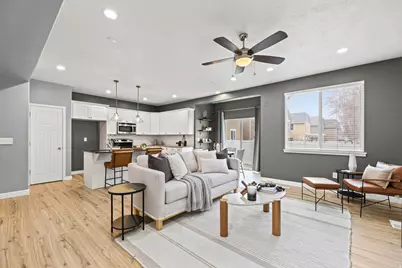 153 E Crescent Ln, Sandy, UT 84070 - Photo 3