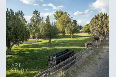 825 N Horsemans Dr, Dammeron Valley, UT 84783 - Photo 3