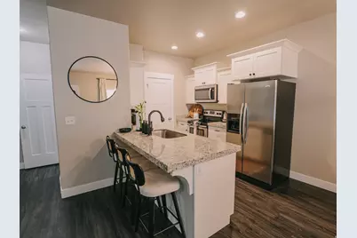 7565 N Hutch Ln E, Eagle Mountain, UT 84005 - Photo 5