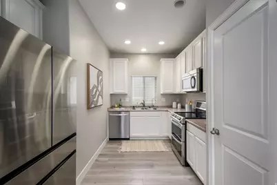 1814 W 2300 S, Woods Cross, UT 84087 - Photo 9