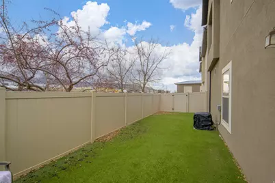 1814 W 2300 S, Woods Cross, UT 84087 - Photo 23