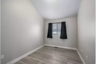 1814 W 2300 S, Woods Cross, UT 84087 - Photo 13