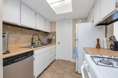 5504 S Willow Ln, Murray, UT 84107 - Photo 9