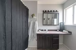 566 S Center St, Santaquin, UT 84655 - Photo 17