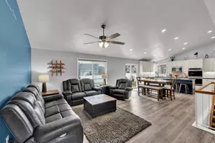 5423 W Pilgrim Dr, West Jordan, UT 84081 - Photo 9