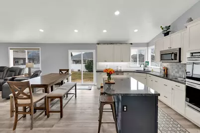 5423 W Pilgrim Dr, West Jordan, UT 84081 - Photo 7