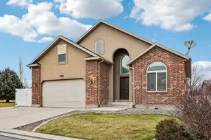 3884 W Coral Dune Dr, South Jordan, UT 84009 - Photo 3