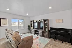 1064 E Pilot St, Saratoga Springs, UT 84045 - Photo 13