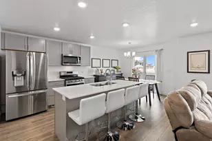 1064 E Pilot St, Saratoga Springs, UT 84045 - Photo 5