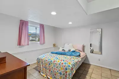 1857 N 50 W, Layton, UT 84041 - Photo 15