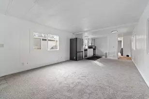 264 E Crescentwood Dr, Sandy, UT 84070 - Photo 3