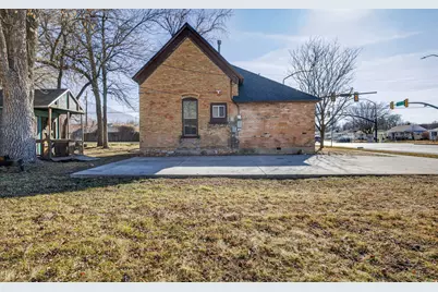 805 E 400 S, Springville, UT 84663 - Photo 21