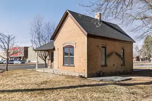 805 E 400 S, Springville, UT 84663 - Photo 19