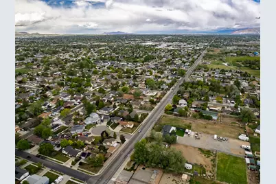 8686 S Temple Dr, West Jordan, UT 84088 - Photo 11