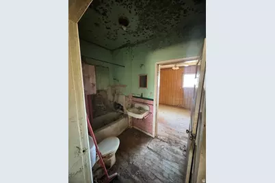 273 E 100 S, Richfield, UT 84701 - Photo 9