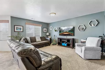 1021 N 740 W, Centerville, UT 84014 - Photo 5