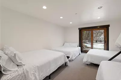 121 N Oakwood Cir, Springville, UT 84663 - Photo 37