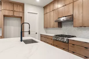 844 N Emery Ln, Elk Ridge, UT 84651 - Photo 11