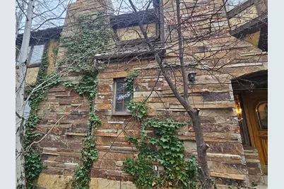 8085 S Mountain Oaks Cir, Cottonwood Heights, UT 84121 - Photo 3