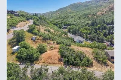 4810 E Badger Hollow Ln, Salt Lake City, UT 84108 - Photo 11